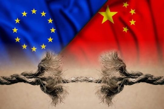 'Đặt quá nhiều trứng vào giỏ Trung Quốc', EU đang mắc kẹt bất chấp nỗ lực giảm thiểu rủi ro