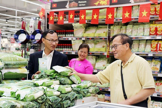 Trong lúc giá gạo tăng do nhiều nước cấm xuất khẩu, một doanh nghiệp Việt ‘trúng’ hợp đồng 127 triệu USD