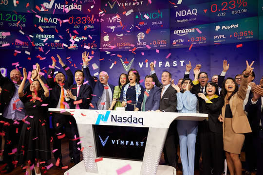 VinFast chính thức lên sàn Mỹ: Tăng phi mã sau giờ mở cửa, định giá vượt kỳ vọng lên 85 tỷ USD