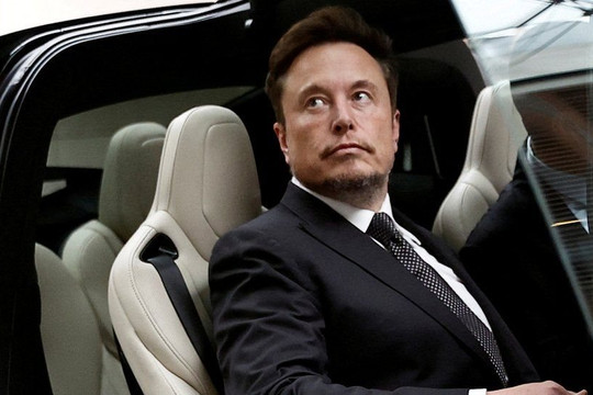 Elon Musk có biểu hiện lạ thường: Dọa đến tận nhà… đánh nhau với Mark Zuckerberg, các nhà đầu tư của Tesla, Twitter như ngồi trên đống lửa