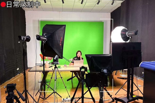 Trung Quốc giao dịch BĐS qua livestream: Hơn 2 triệu streamers tranh nhau tìm khách, có người mỗi tháng bán được 16 căn