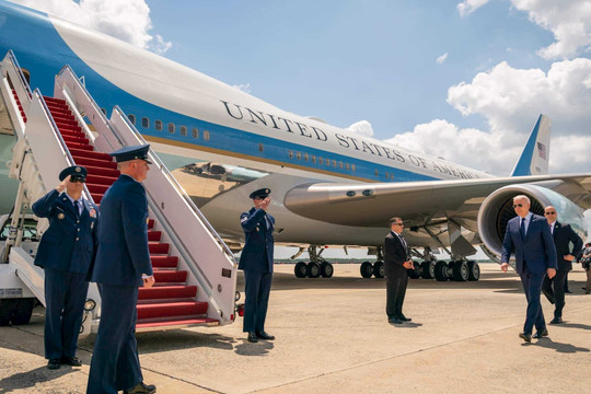 "Nhà Trắng trên không" đời mới nhất của Tổng thống Mỹ: Giá cực khủng, hoạt động bất chấp chiến tranh hạt nhân