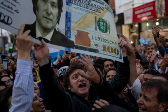 Một quốc gia Nam Mỹ trong ‘mối tình’ với đồng đô la: Có thể đau đớn nếu chia tay đồng peso