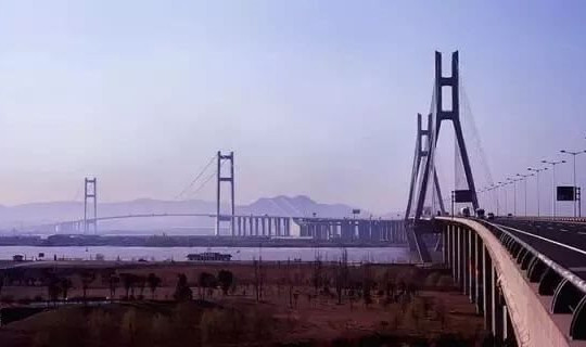 Xây cầu dây văng "kép" vượt sông, chịu động đất 7 độ, Trung Quốc bỏ 19 nghìn tỷ đồng để huyết mạch kinh tế Bắc Kinh - Thượng Hải thông suốt
