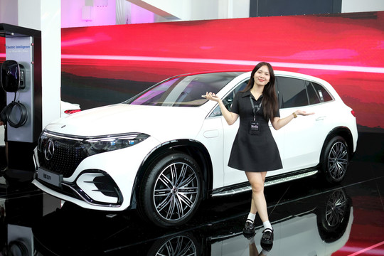 Cận cảnh 3 mẫu xe SUV thuần điện mới ra mắt của Mercedes-Benz tại Việt Nam: Bản cao nhất giá gần 5 tỷ đồng có gì hấp dẫn?