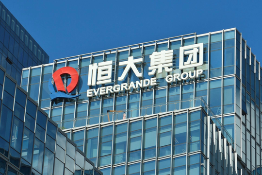 Evergrande đối diện một loạt tin 'chẳng lành': Công ty con vỡ nợ trái phiếu, cựu CEO và CFO bất ngờ bị cảnh sát bắt giữ 