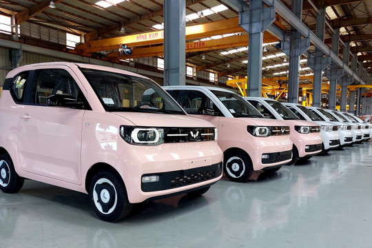 Lộ diện dàn xe điện HongGuang MiniEV chuẩn bị bàn giao cho khách: Chủ yếu 2 màu hồng, trắng; giá từ 239-279 triệu đồng