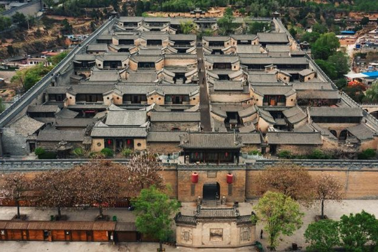 "Khuôn viên tư gia lớn nhất Trung Quốc": 300 năm mới hoàn thành, “rộng” hơn Tử Cấm Thành 100.000m2 , là nơi ở của gia tộc phồn vinh nhất một thời