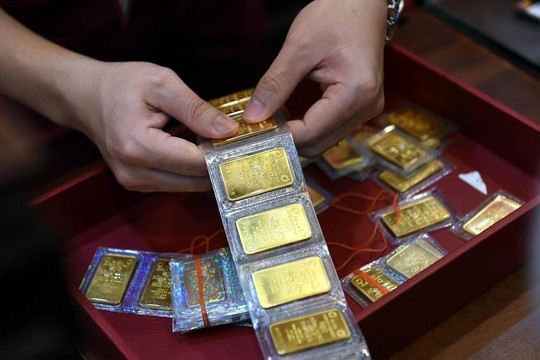 Giá vàng miếng tăng mạnh lên gần 70 triệu đồng/lượng