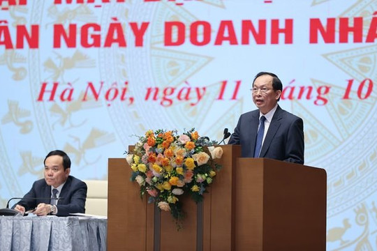 Phó Thống đốc Đào Minh Tú: NHNN tiếp tục điều hành lãi suất theo hướng giảm dần, sẽ có giải pháp gỡ tháo gỡ khó khăn các Tập đoàn lớn, bao gồm cả bất động sản 