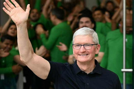 iPhone 15 “ế ẩm”, CEO Tim Cook “tức tốc” đến Trung Quốc tìm cách lấy lại vị thế trước "đối thủ một thời"