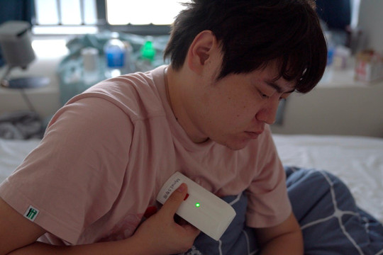 Trung Quốc cấy chip vào não người để trị bệnh gây tranh cãi: Có ổn không khi để máy móc kiểm soát cảm xúc của một người?