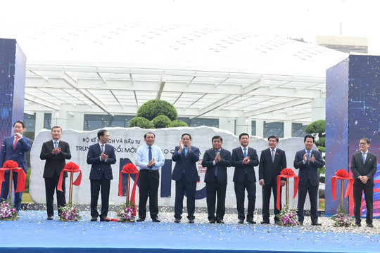 Chính thức khánh thành Trung tâm Đổi mới sáng tạo Quốc gia tại Hòa Lạc, ký kết với loạt ông lớn SpaceX, Samsung, FPT