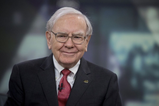 'Người thành công luôn có lối đi riêng': Warren Buffett đang đổ cả chục tỷ USD vào một cổ phiếu, bất chấp Phố Wall 'quay lưng' và đưa ra dự báo xấu 