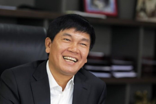 Doanh nhân 27 tuổi nhận 43 triệu cổ phiếu từ vợ chồng ông Trần Đình Long, sở hữu khối tài sản ngang ngửa Chủ tịch SSI, giàu hơn chủ tịch ACB