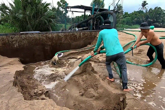 Giáo sư Đặng Hùng Võ: Đấu giá cao “bất thường” 3 mỏ cát tại Hà Nội, doanh nghiệp có thể đang nhắm đến “lá bùa” là những tờ giấy phép