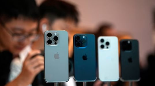 Chạy đua giảm giá đại lễ mua sắm lớn nhất năm: Doanh số iPhone ảm đạm, hai thương hiệu điện thoại Trung Quốc chiếm sóng
