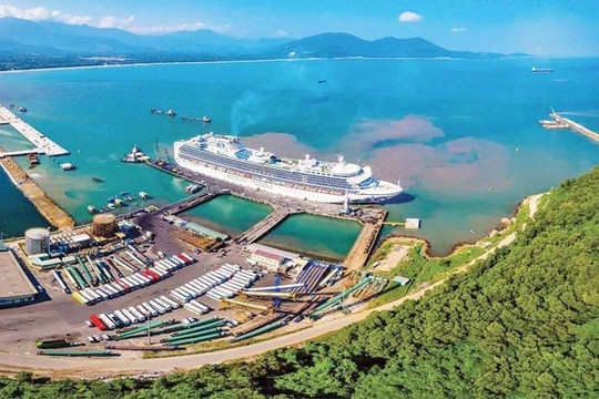 Hãng tàu Thái Lan mở tuyến vận chuyển container quốc tế qua cảng Chân Mây