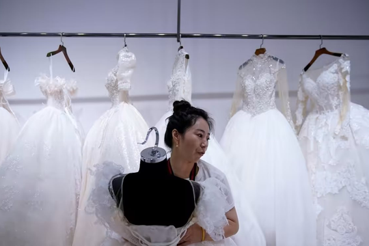 Trung Quốc hối thúc những người sinh năm 2000 nhanh chóng kết hôn