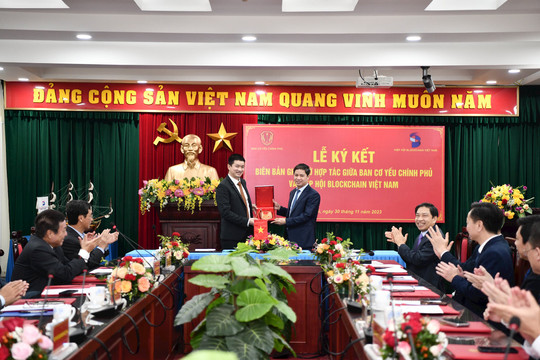 Ban Cơ yếu Chính phủ và Hiệp hội Blockchain Việt Nam ký kết biên bản ghi nhớ hợp tác