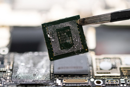 Ngành chip sắp sửa chào đón ông vua cá kiếm mới sau ba thập kỷ thống trị bởi Intel, Samsung