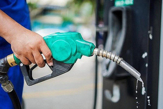 Thủ tướng yêu cầu hoàn thành việc xuất hóa đơn bán lẻ xăng dầu theo từng lần bán ngay trong tháng 12/2023