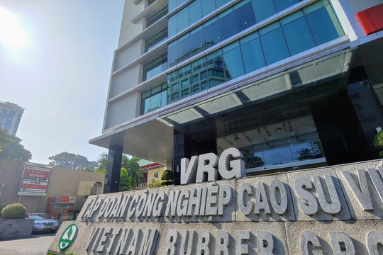 Vừa “đại thắng” giải phát triển bền vững, Tập đoàn Cao su Việt Nam điều chỉnh giảm mạnh kế hoạch lãi 2023