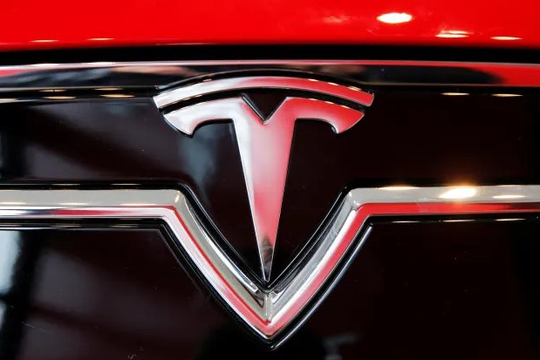 ‘Vận đen’ không hồi kết của Elon Musk: Tesla tiếp tục thu hồi hàng trăm nghìn xe, lỗi chồng lỗi