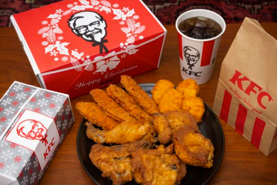 Vì sao gà rán KFC trở thành món truyền thống Giáng sinh ở Nhật?