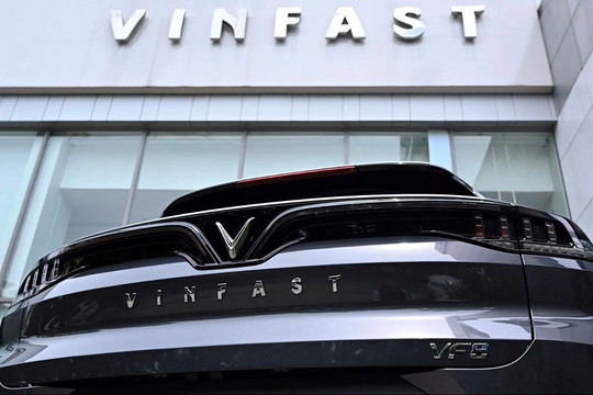 Từng từ chối thương vụ xây nhà máy 1 tỷ USD của 'trùm xe điện, thị trường ô tô top 3 thế giới vừa 'bật đèn xanh' cho VinFast khi ông Phạm Nhật Vượng gõ cửa