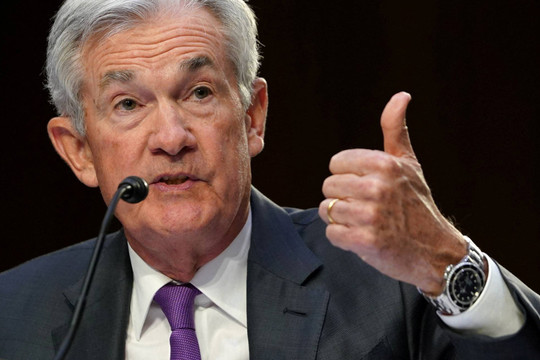 Chủ tịch Jerome Powell tiết lộ yếu tố hàng đầu khiến lạm phát vẫn ở mức cao trong vài năm qua khiến Fed chưa thể vội vàng cắt giảm lãi suất