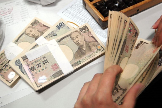 Sau thay đổi lịch sử của chính sách tiền tệ, doanh nghiệp và người dân Nhật Bản chuẩn bị cho cuộc sống với lãi suất mới: Người lo kẻ mừng