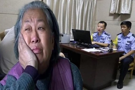 Cụ bà 80 tuổi đến ngân hàng xin chuyển khoản 1,3 tỷ đồng, giao dịch viên từ chối phục vụ rồi lập tức báo cảnh sát: Vài ngày sau bỗng được khen thưởng
