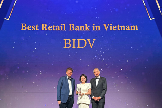 BIDV lập kỷ lục 9 lần nhận giải thưởng Ngân hàng Bán lẻ tốt nhất Việt Nam