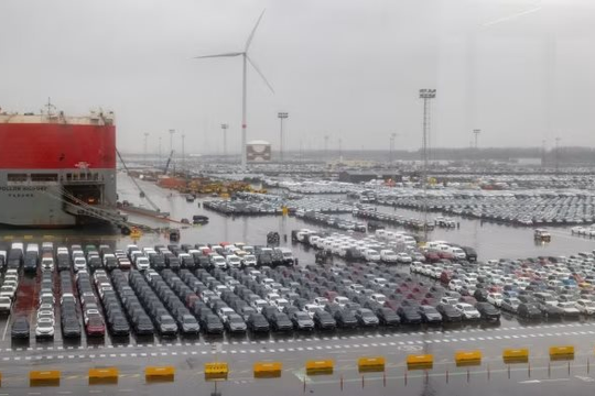 "Cơn bão" xe Trung Quốc đổ bộ châu Âu: xe nằm cảng hơn 18 tháng, hệ thống phân phối "ngộp thở" 