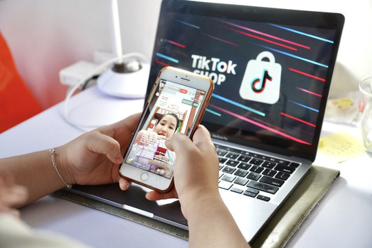 Xôn xao thông tin TikTok Shop ra “luật chơi” mới, cuộc chiến bán hàng online ngày càng căng thẳng!