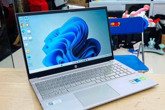 Laptop HP mua tại Điện Máy Xanh năm 2024, hãng báo đã báo hết bảo hành từ năm 2023