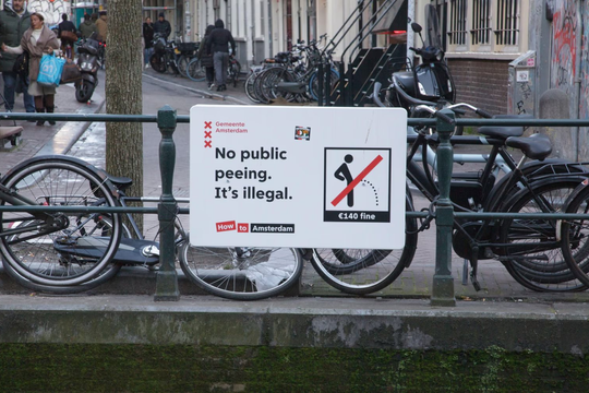 Nghịch lý khó tin ở quốc gia hạnh phúc bậc nhất thế giới Hà Lan: Nhà vệ sinh công cộng là điều “xa tầm với” của nữ giới, mất tới 9 năm đấu tranh mới có chuyển biến