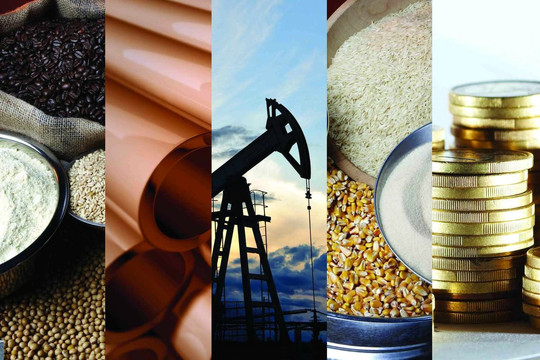 Thị trường ngày 9/5: Giá vàng vững, dầu, cao su, cà phê tăng trong khi quặng sắt và ngũ cốc giảm