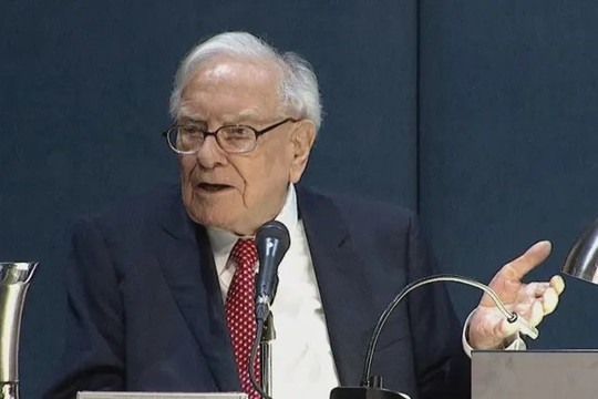 Lời khuyên mới nhất của Warren Buffett năm 2024: Cuộc họp 4 tiếng tóm gọn lại trong 2 lời khuyên từ cực “thấm”, xứng danh nhà đầu tư huyền thoại nhất thế kỷ