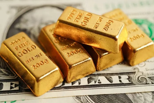 Giá vàng thế giới lao dốc, vàng trong nước ngược chiều tăng nhẹ