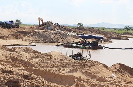 Phát hiện khúc sông chứa 32.000 kg vật lạ “xâu thành chuỗi”, chuyên gia cử 28 chiếc tàu trục vớt suốt hơn 1 tháng: Kho báu hơn 900 năm tuổi được tìm thấy