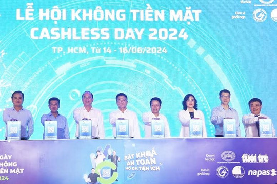 Phó Thủ tướng Lê Thành Long dự khai mạc Lễ hội không dùng tiền mặt