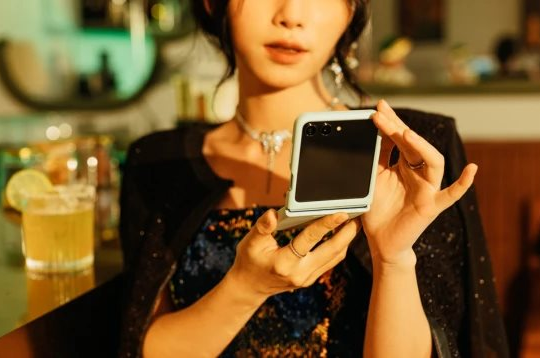 Chiếc smartphone đình đám của Samsung giảm khủng 12 triệu đồng, sở hữu hiệu năng không kém cạnh iPhone 14