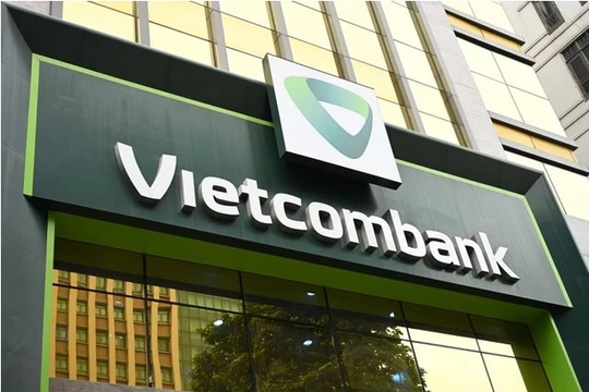 Tài chính tuần qua: Khởi tố 4 nhân viên Vietcombank, lãi suất tiền gửi tiếp đà tăng, PGBank bị phạt vì lỗi “ém” thông tin