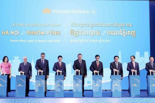 Vietnam Airlines phối hợp Saigontourist Group mở đường bay thẳng Hà Nội - Phnôm Pênh, đẩy mạnh xúc tiến du lịch Việt Nam - Campuchia