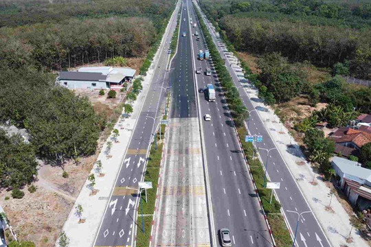 Làm đường nối vào cao tốc Tp.HCM – Chơn Thành 