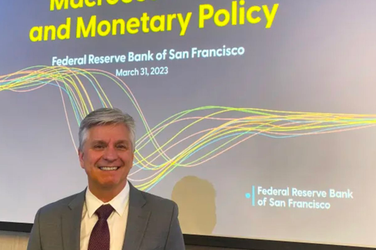 Quan chức Fed cứng rắn bậc nhất “quay xe” ủng hộ việc hạ lãi suất, dự báo “thời điểm nới lỏng đang đến gần”
