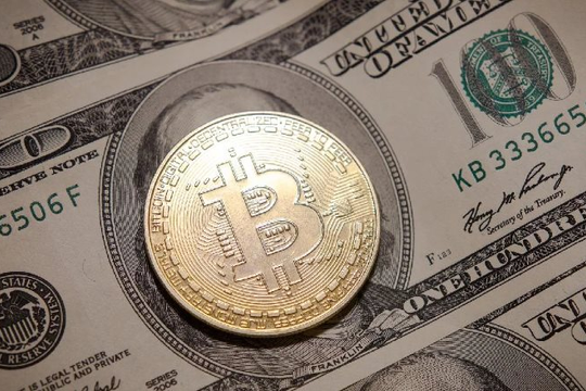 Giá Bitcoin ngày 17/7: BTC chạm mốc 64,500 USD, ETH gần 3,500 USD 
