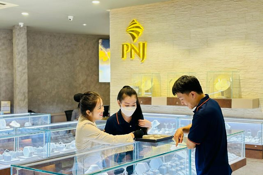 Cổ phiếu PNJ tăng trần, đạt đỉnh giá cao nhất lịch sử